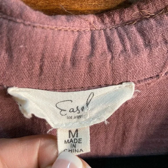 Easel Mauve Button Down Shirt
PTP- 24-26” shoulder to bottom-front 27” Back 29” - Picture 2 of 6